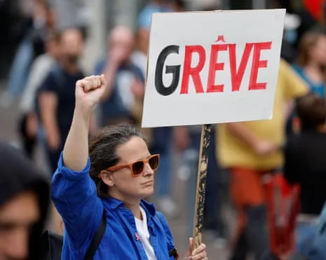 France Bracing for Major Protest Day During Worsening Governmental Crisis